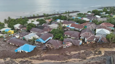 Endonezya'da sel can aldı: 13 kişi hayatını kaybetti,  2 kişi yaralı