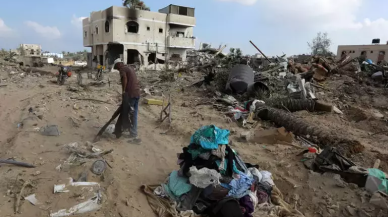 İsrail  "insani bölge"de su hatlarını yıktı!