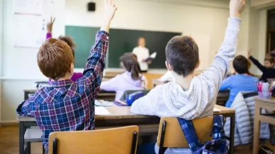 Bakan açıkladı: Fahiş kitap ücretlerine yaptırım!