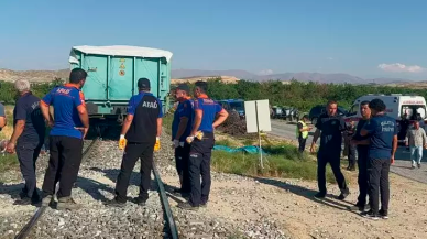 Malatya'da tren faciası!  Anne ve iki çocuk hayatını kaybetti,  baba ağır yaralı
