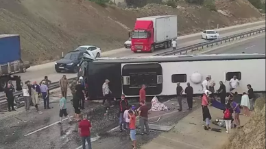 Antalya'da yolcu otobüsü devrildi: Çok sayıda yaralı!