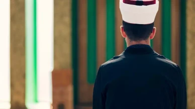 Konya'da müftü aracında uygunsuz yakalandı: Çarşaflı karısını götürüp 'O bendim' dedirtti!