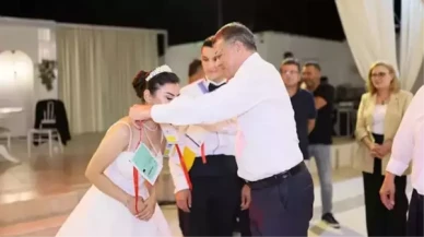 Belediye başkanının yeni evli çifte hediyesi düğüne damga vurdu