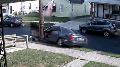 9 yaşındaki çocuk babasını arabayla ezdi!