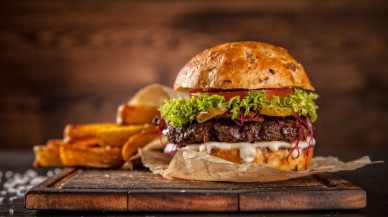 Dünyaca ünlü fast food zincirinin Türkiye'deki şubesinde büyük skandal!