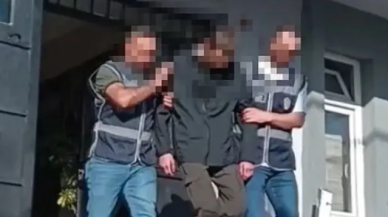 AVM önünde bıçaklı saldırı: Rüyamda gördüm deyip 3 kişiyi bıçaklayan 17 yaşındaki şahıs tutuklandı!