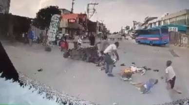 Küçük çocuğun kullandığı elektrikli bisiklete bir dolmuş çarptı