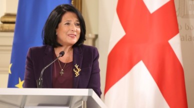 Gürcistan'da siyasi kriz: Cumhurbaşkanı Zurabişvili,  halkı sokağa çağırdı