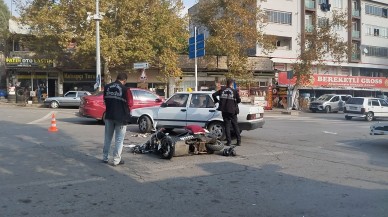 Ters yönden gelen otomobil motosiklete çarptı: 1 ölü
