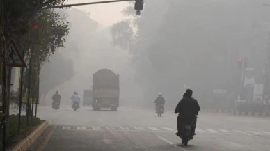 Pakistan’da hava kirliliği nedeniyle eğitime bir hafta ara verildi