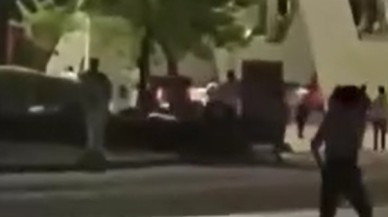 Çin'de bir araç kalabalığın arasına daldı: 20 yaralı