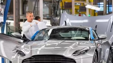 Ünlü otomobil firması krizden çıkmak için nakit arayışına girişti