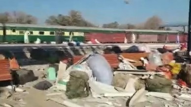 Pakistan'da tren istasyonunda bombalı saldırı gerçekleşti
