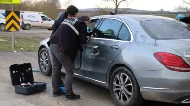 Sakarya’da şüpheli ölüm: Kalp ve damar cerrahı otomobilinde ölü bulundu!