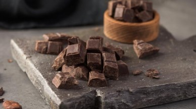 Uzmanlardan uyarı: Haftada beş porsiyon bitter çikolata yiyin!