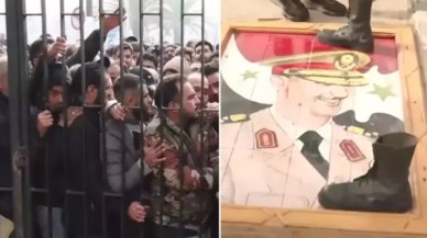 Suriye'de tarihi görüntü: Esad rejimi askerleri tek tek teslim oluyor