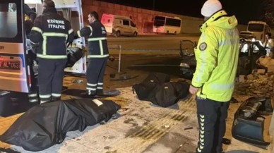 Yanarak alev alan otomobilde 4 kişi yanarak can verdi