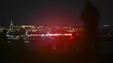 ABD'de bir uçak ile helikopter çarpışarak düştü