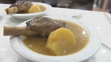 Osmanlı Mutfağının Asırlık Lezzetlerini Yaşatan Aşçı