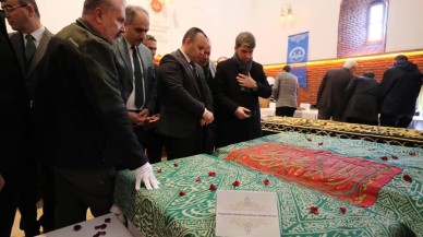 Sultan II. Bayezid Külliyesi’nde Mukaddes Emanetler Sergisi Açıldı!