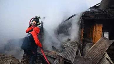 Erzurum ’da büyük yangın: 10 ev,  5 ahır ve 3 depo kullanılamaz hale geldi!