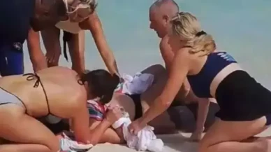 Fotoğraf çekmek için köpekbalığına yaklaşan kadın iki elini kaybetti