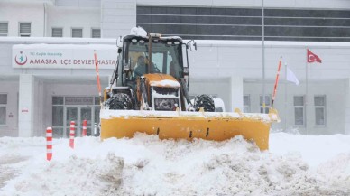 Karadeniz’in turizmde gözde şehri beyaz örtü ile kaplandı!