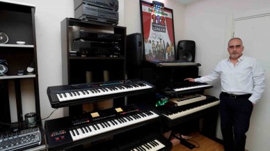 Müzik Öğretmeninin Nostaljik Klavye Koleksiyonu