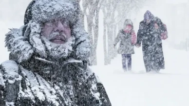İstanbul'da yoğun kar yağışı! Şile'de araçlar yolda kaldı