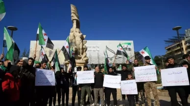 Halep’te PKK/YPG karşıtı protesto: Suriye hükümetine operasyon çağrısı!