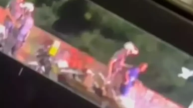 Polis memuru,  motosiklet sürücüsünü köprüden aşağı attı