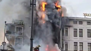 İstanbul’da Tarihi Mısır Çarşısı’nda Yangın: Olay Yerine Çok Sayıda Ekip Sevk Edildi