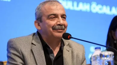 Tarihi çağrı sonrası çarpıcı ayrıntı! Sırrı Süreyya Önder,  Öcalan'ın notunu paylaştı