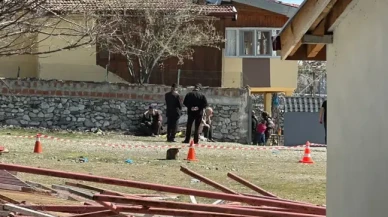 Yaşlı kadını kolundaki 3 bilezik için 8 bıçak darbesiyle öldürüp c.esedini yaktılar