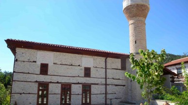 600 Yıllık Sarıhacılar Camii’nin Tarihi Eserleri Geri Dönmeyi Bekliyor!