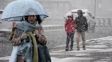 İstanbul'da şiddetli kar yağışı için saat verildi