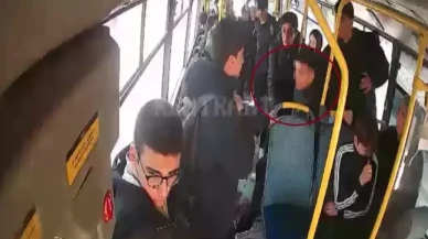 Lise çıkışı kanlı kavga: İki öğrenci birbirini bıçakladı!