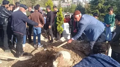 Siirt'te dün gömülen kişinin mezarı ses geldiği iddiası üzerine açıldı