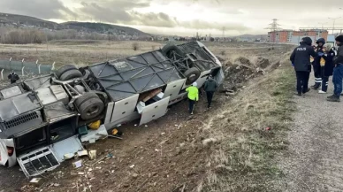 Yoldan çıkan otobüs tarlaya uçtu: 2 ölü,  25 yaralı