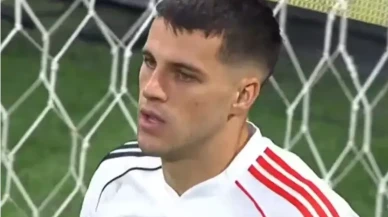 Jurasek’ten talihsiz başlangıç: Kendi kalesine gol attı!