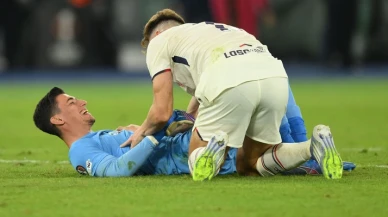 Milli kaleci Berke Özer Roma-Lille maçında kahraman oldu üst üste 3 penaltı