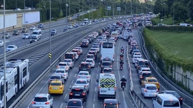 Eski tip ehliyetler için son gün yarın: Yenilemeyenler trafiğe çıkamayacak
