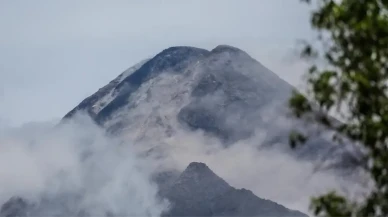 Filipinler’de Kanlaon Yanardağı’nda patlama: Kül bulutu 2 kilometreye ulaştı