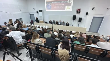 Mezunlar 25 yıllık aradan sonra tekrar cübbe giydi