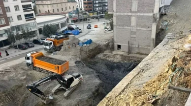 Mamak’ta inşaatta toprak kayması: 17 katlı bina boşaltıldı