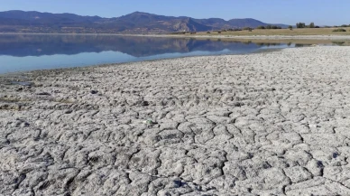 Burdur Gölü alarm veriyor: 50 yılda yarısını kaybetti!