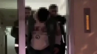 Kadıköy Metrosu'nda oyuncak tüfekle dolaşan genç gözaltına alındı