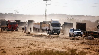 Dünya bunu konuşuyor! İsrailliler, Gazze'ye giden yardım tırlarını engellemeye çalıştı