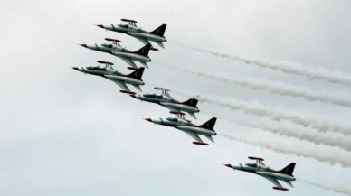 Türk Yıldızları Edirne semalarında Cumhuriyet coşkusunu yaşattı