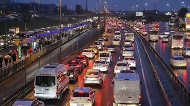 İstanbul’da trafik durma noktasına geldi: Yoğunluk yüzde 80'e ulaştı
